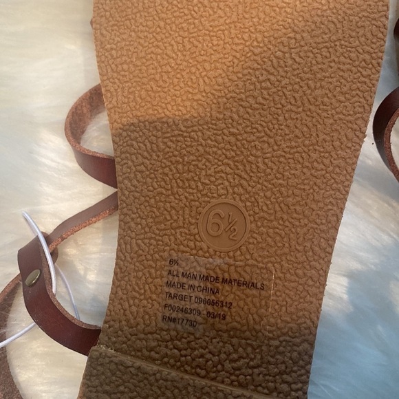 Universal thread size 6 1/2 sandal NEW - Picture 3 of 3